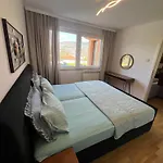 Vila Exclusive Bistrik *
