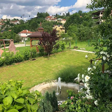 Exclusive Bistrik ヴィラ *